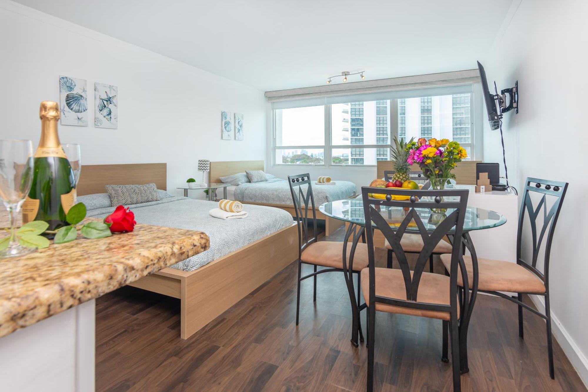 Girasole Rentals Suites Маями Бийч Екстериор снимка