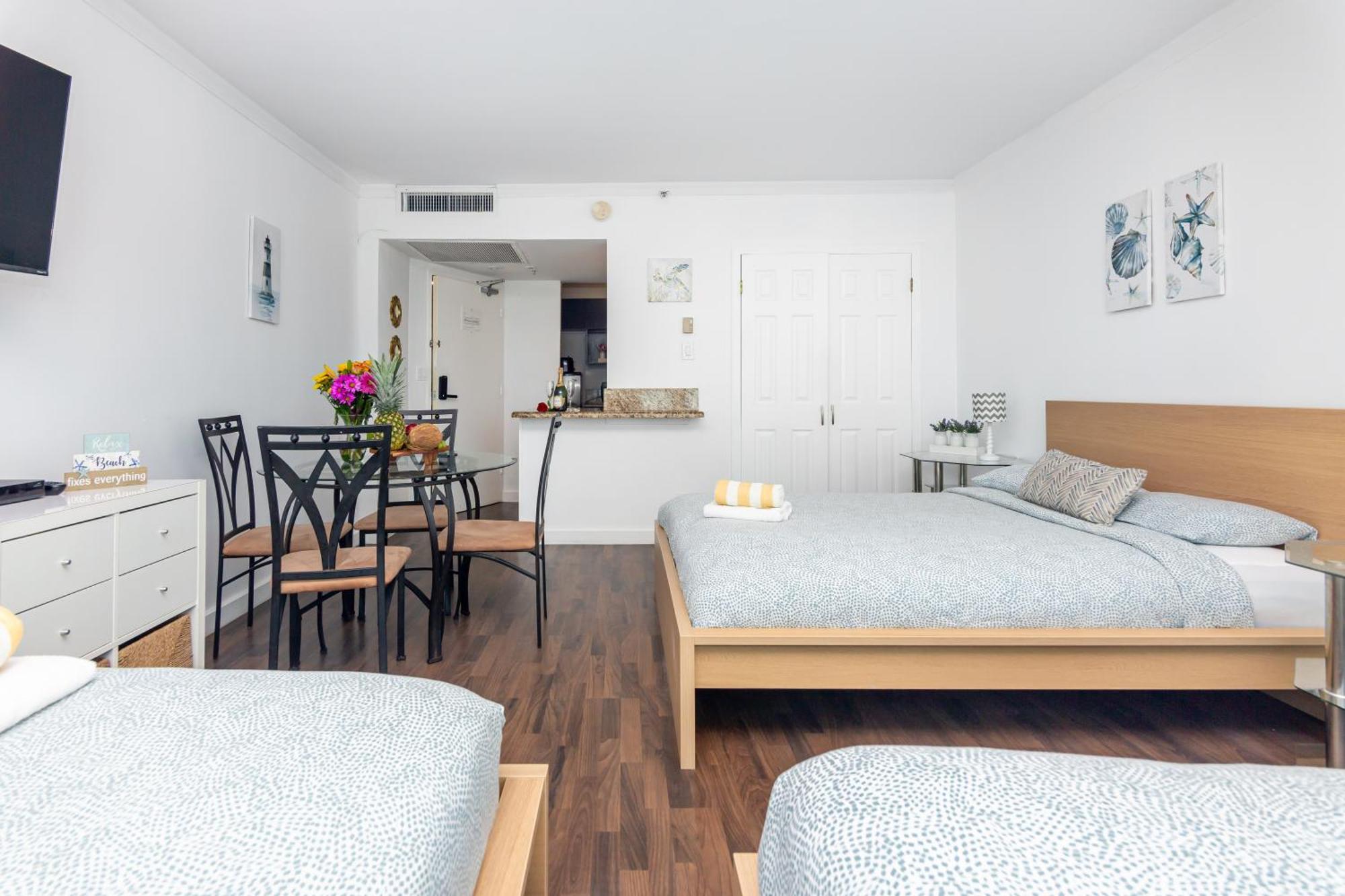 Girasole Rentals Suites Маями Бийч Екстериор снимка