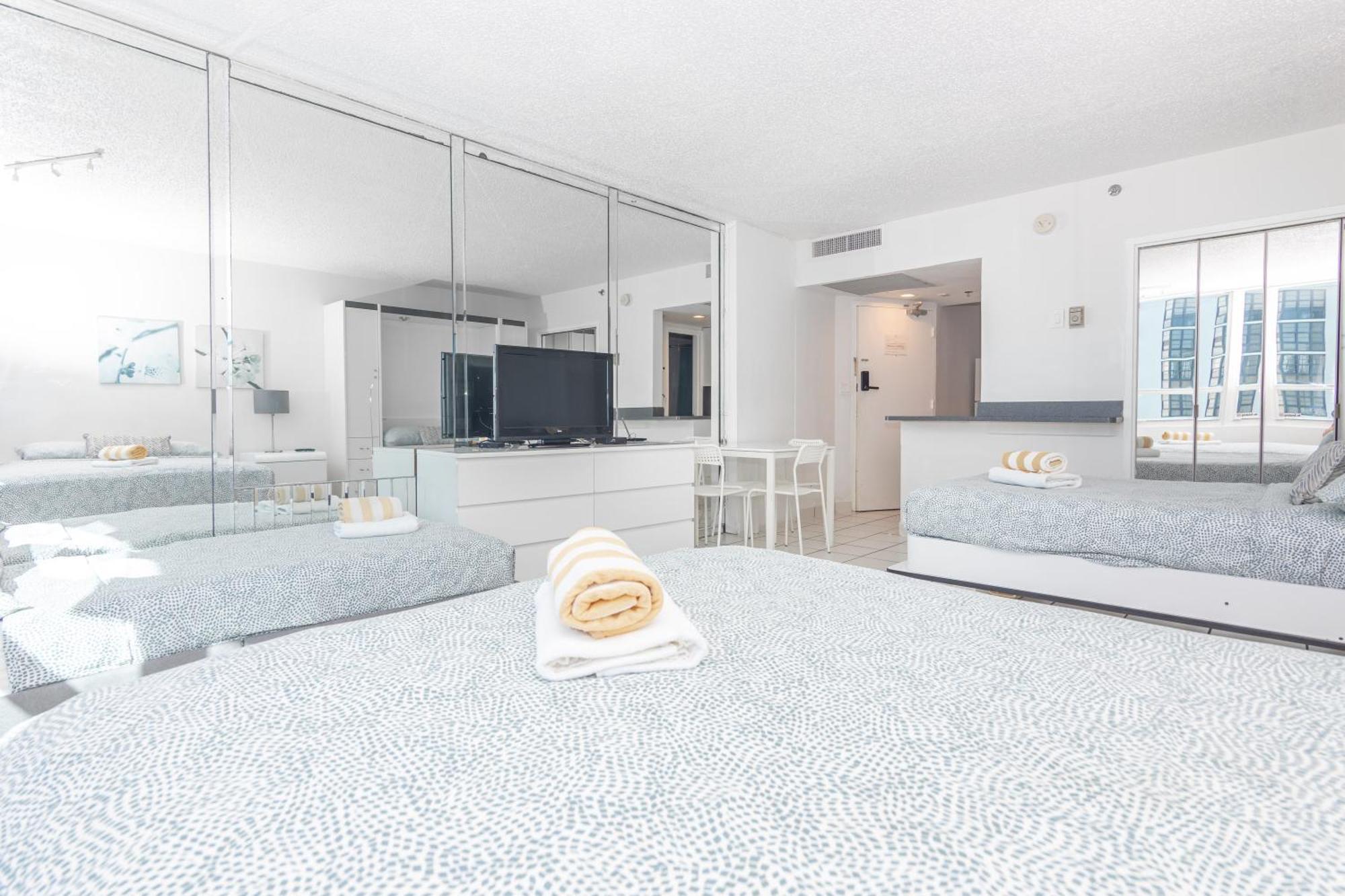 Girasole Rentals Suites Маями Бийч Стая снимка