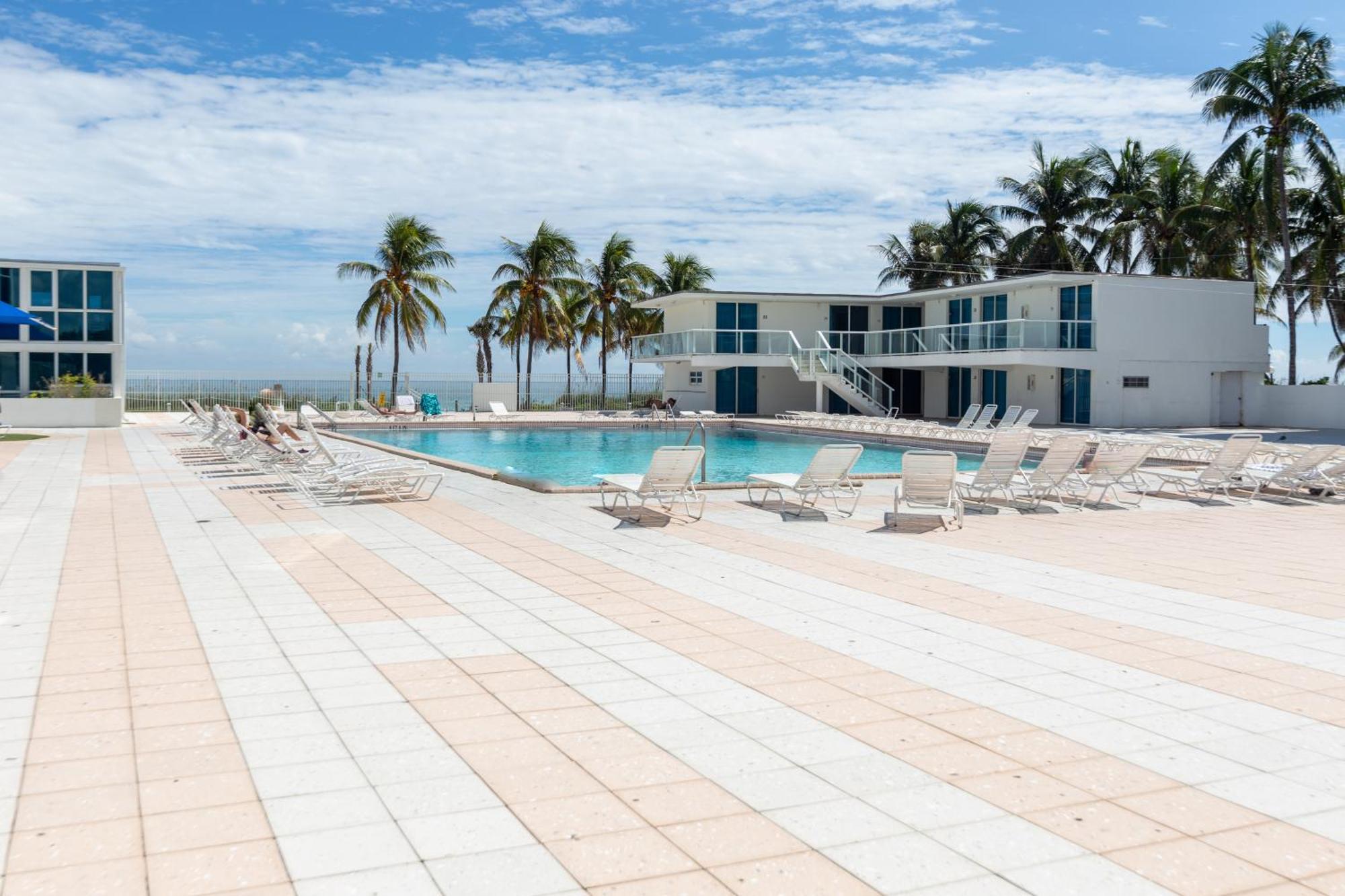 Girasole Rentals Suites Маями Бийч Екстериор снимка