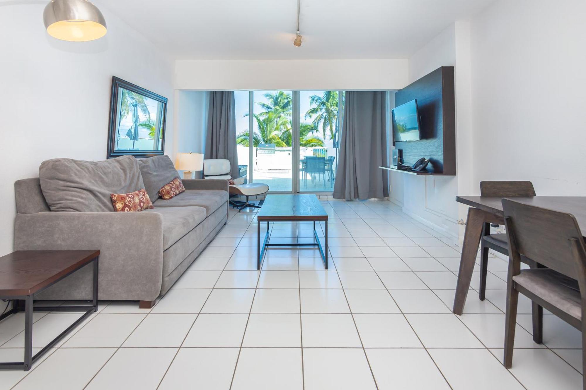 Girasole Rentals Suites Маями Бийч Стая снимка